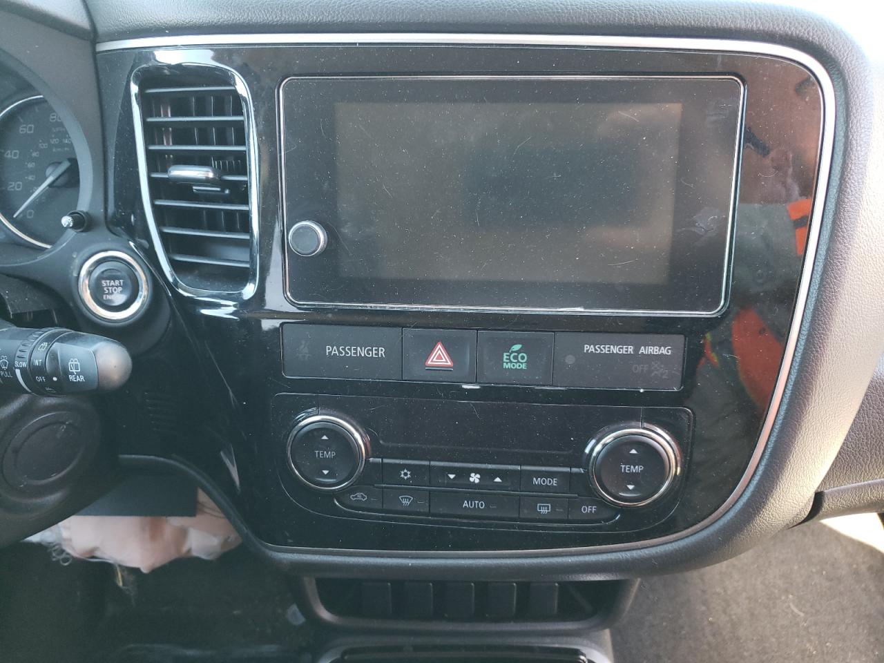 Photo 9 from auction – 2018 MITSUBISHI OUTLANDER with VIN JA4AZ3A38JJ002024