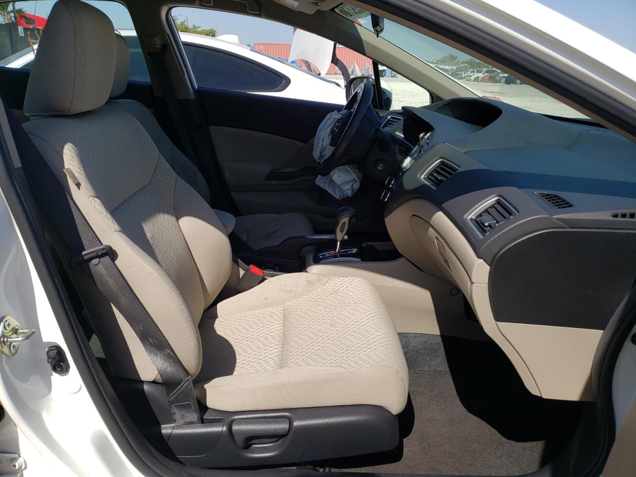 Photo 5 from auction – 2015 HONDA CIVIC LX with VIN 19XFB2F58FE039129