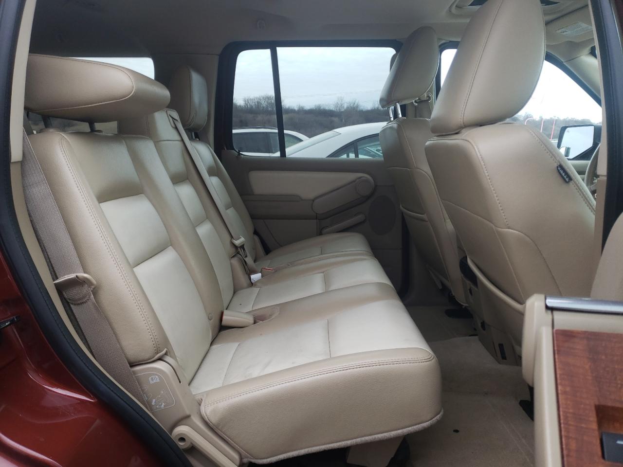 Photo 6 from auction – 2010 FORD EXPLORER E with VIN 1FMEU7EE0AUA01100