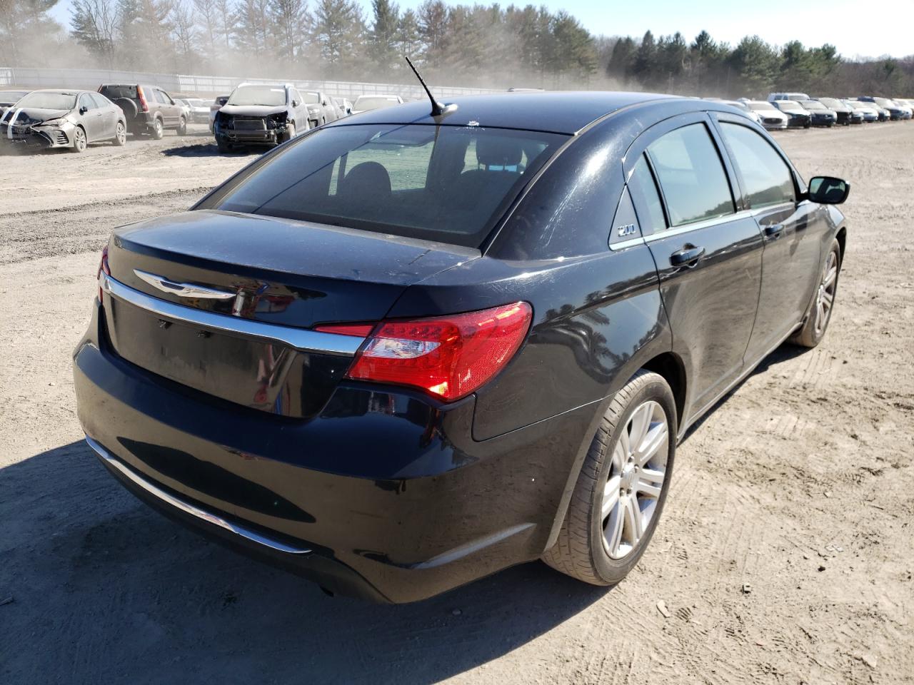 Photo 4 from auction – 2013 CHRYSLER 200 TOURIN with VIN 1C3CCBBB3DN743358
