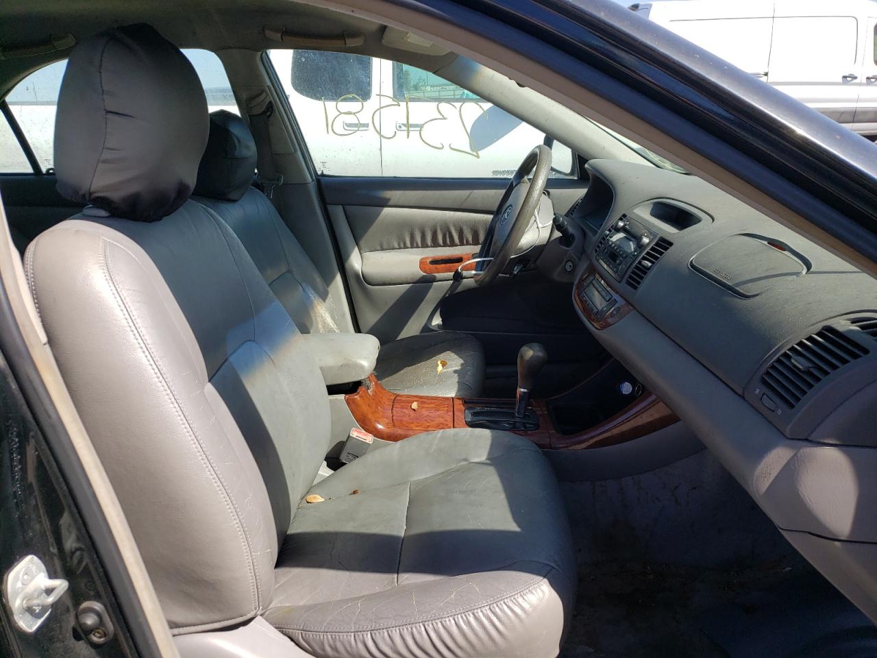 Photo 5 from auction – 2003 TOYOTA CAMRY LE with VIN 4T1BE32K03U247232