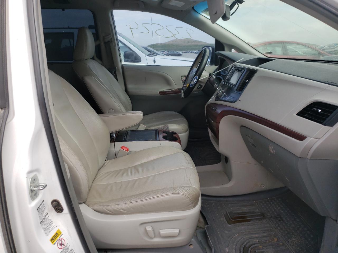 Photo 5 from auction – 2013 TOYOTA SIENNA XLE with VIN 5TDDK3DC4DS053806