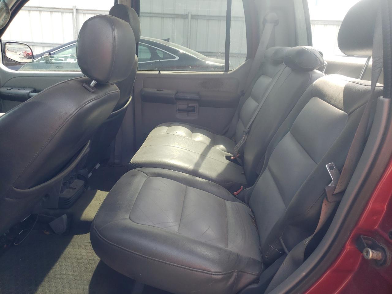 Photo 6 from auction – 2003 FORD EXPLORER S with VIN 1FMZU67E63UA80364