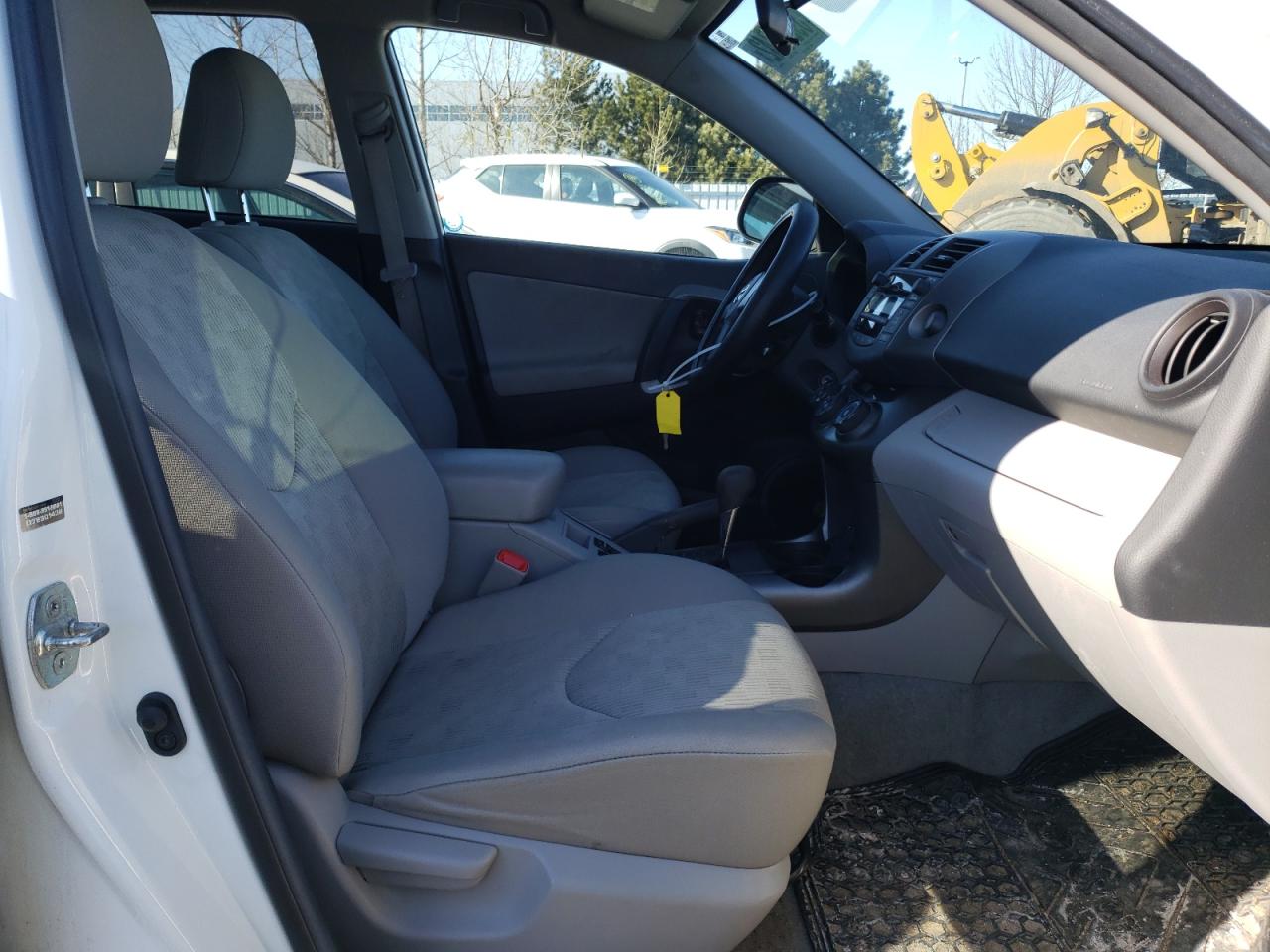 Photo 5 from auction – 2010 TOYOTA RAV4 with VIN 2T3BF4DVXAW028664