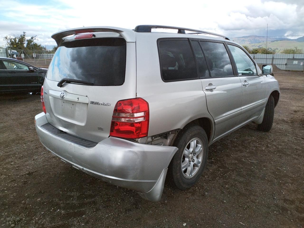 Photo 4 from auction – 2002 TOYOTA HIGHLANDER with VIN JTEGF21A020033806