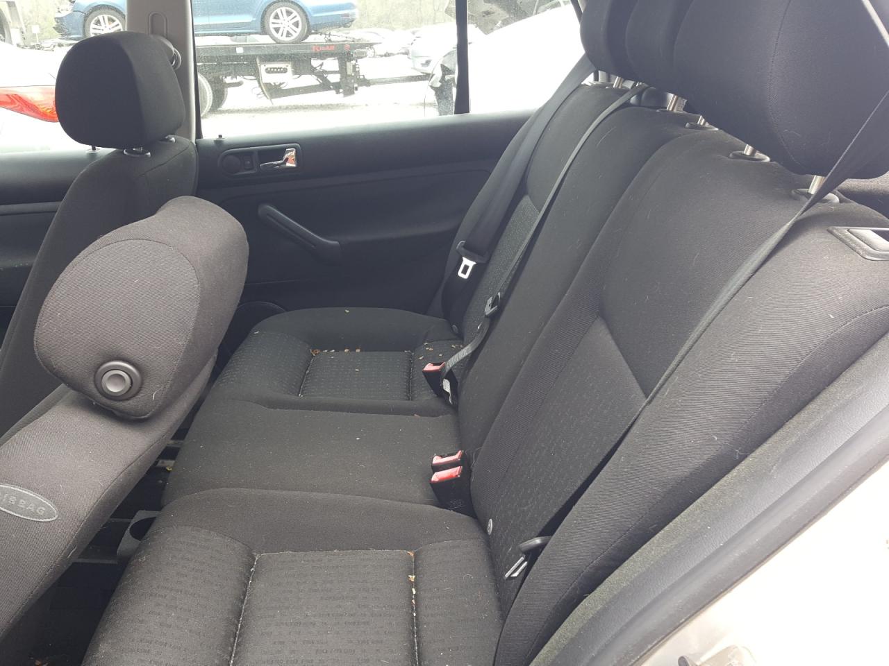 Photo 6 from auction – 2006 VOLKSWAGEN GOLF with VIN 9BWFL61JX64000784