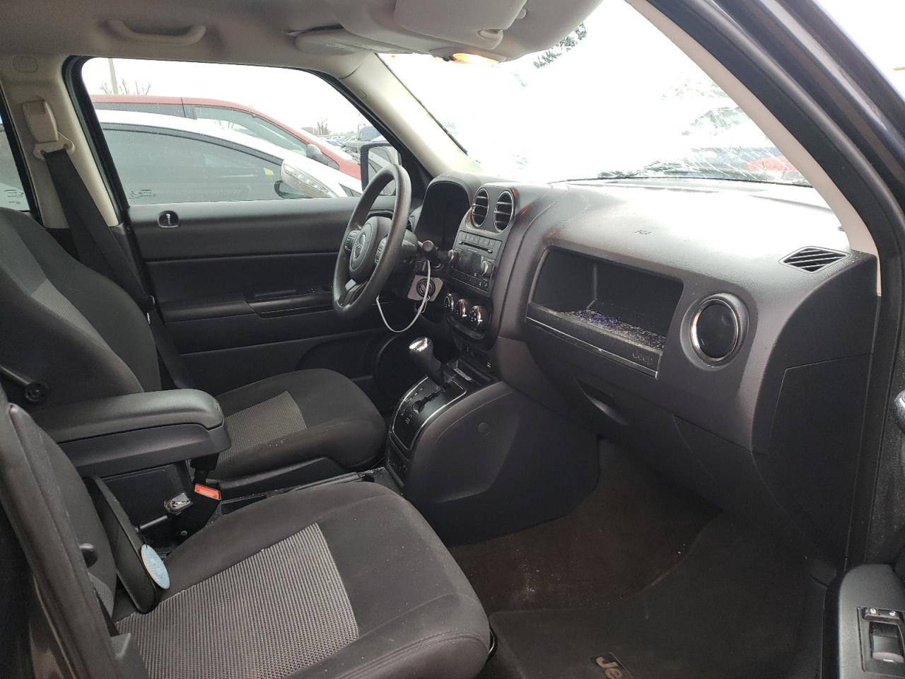 Photo 5 from auction – 2015 JEEP PATRIOT SP with VIN 1C4NJPBA1FD325467