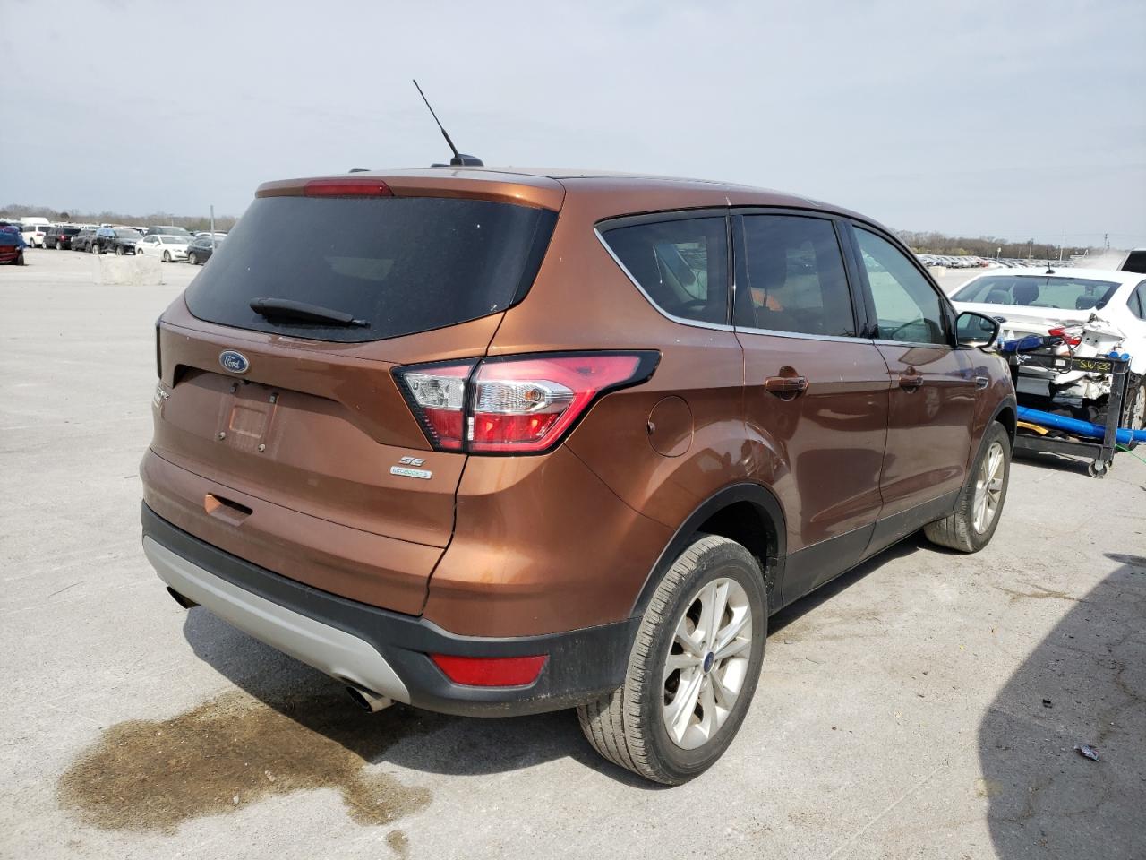 Photo 4 from auction – 2017 FORD ESCAPE SE with VIN 1FMCU0GD7HUE04617