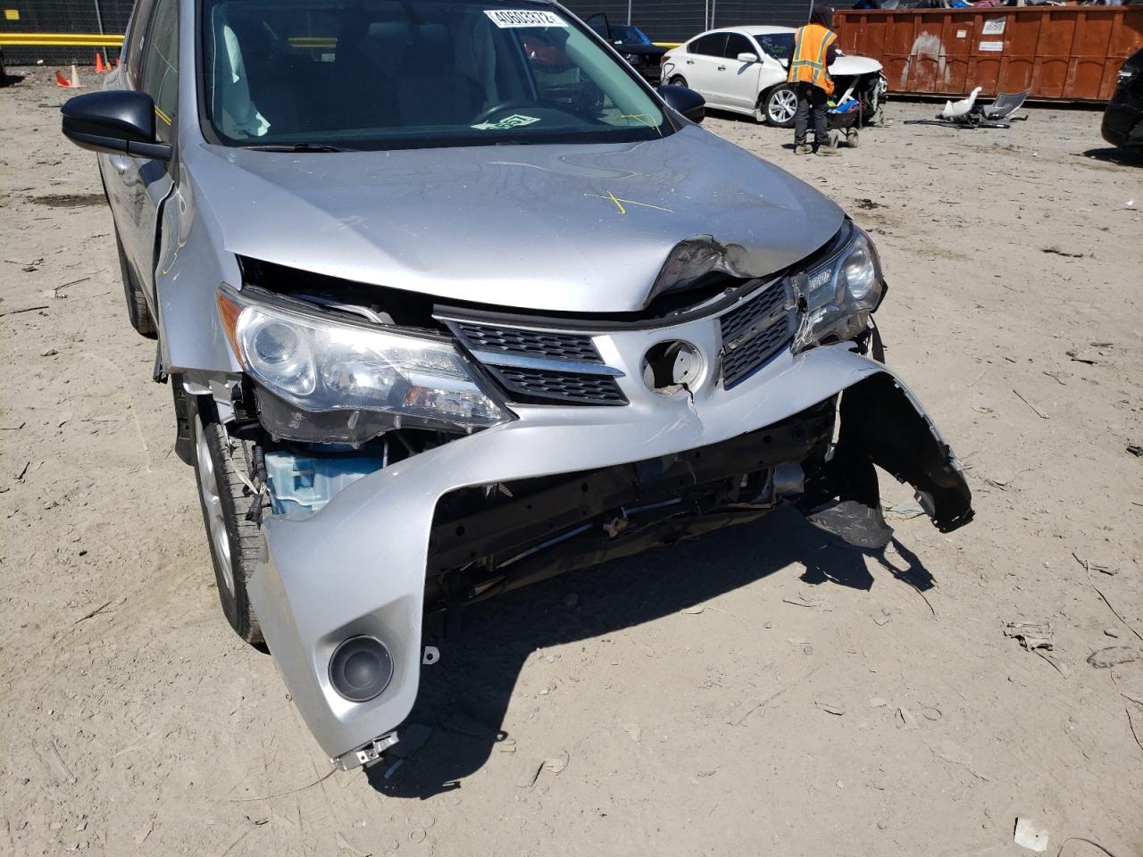 Photo 9 from auction – 2014 TOYOTA RAV4 LE with VIN 2T3ZFREV0EW079168