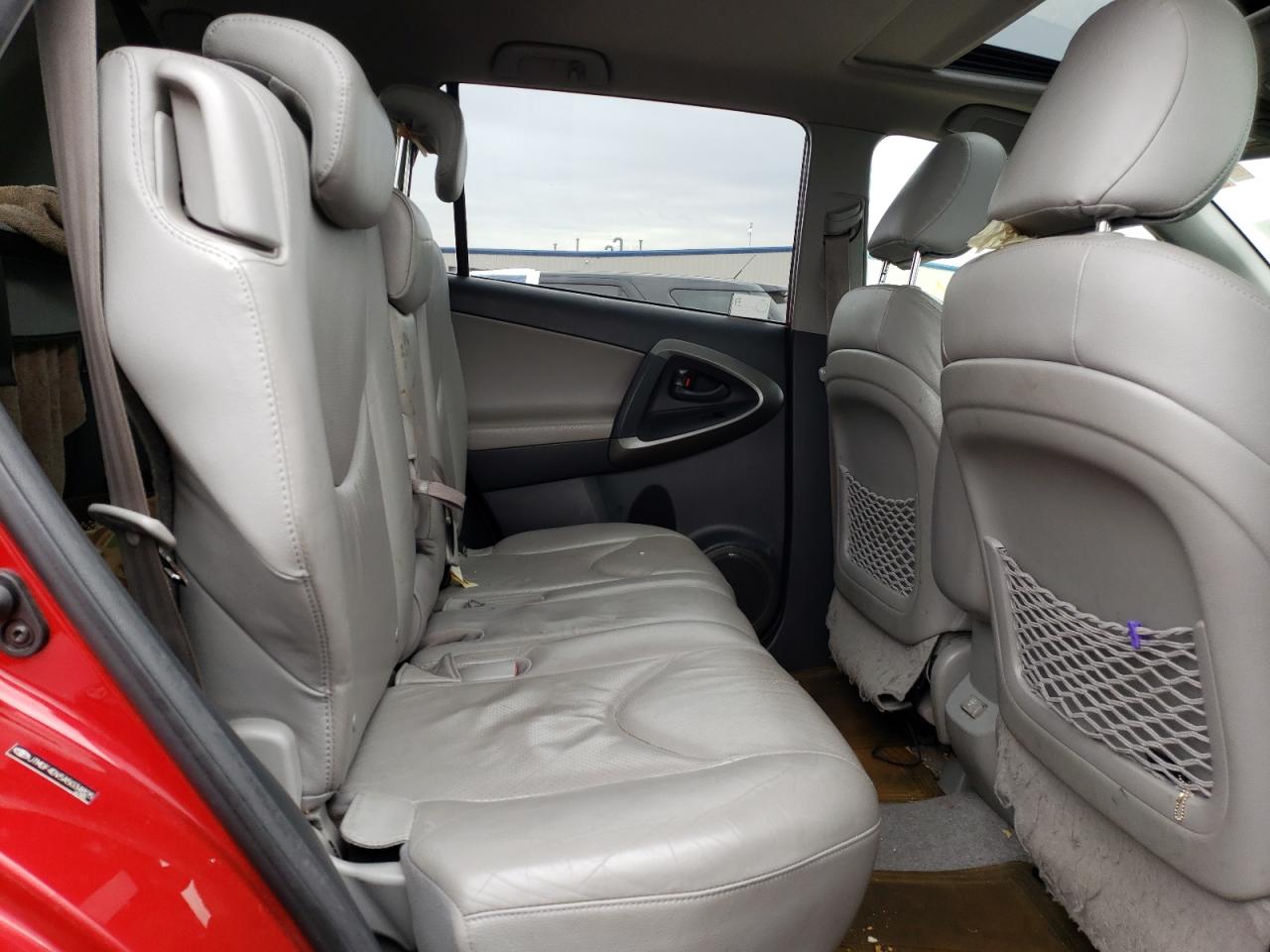 Photo 6 from auction – 2010 TOYOTA RAV4 LIMIT with VIN JTMDF4DV5A5034825