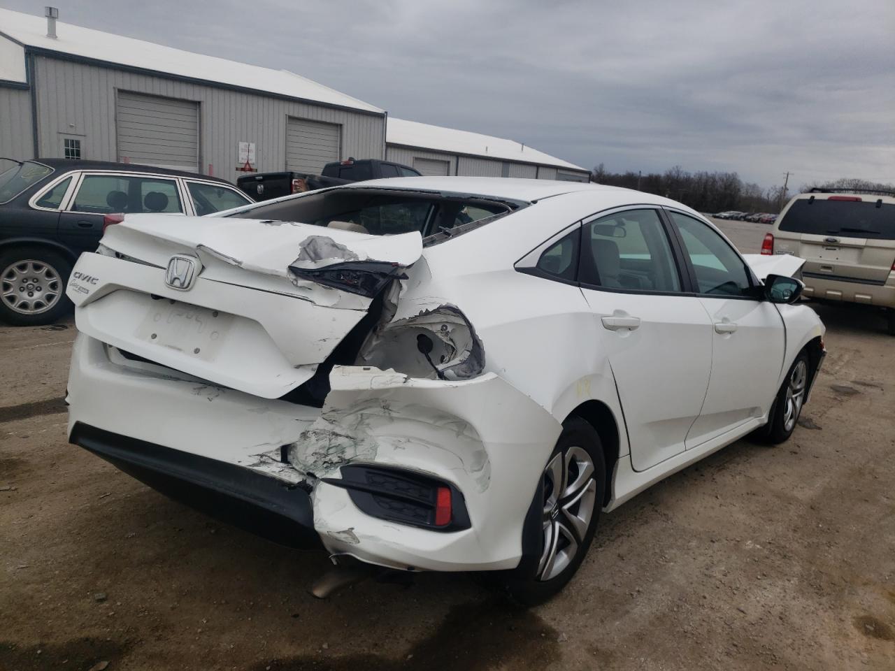 Photo 4 from auction – 2016 HONDA CIVIC LX with VIN 19XFC2F57GE025883
