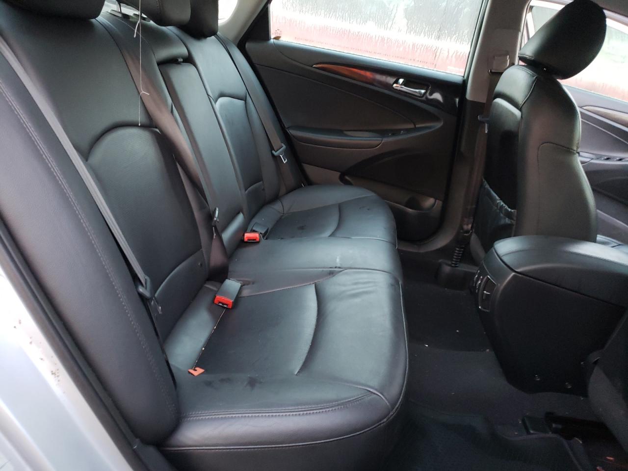 Photo 6 from auction – 2011 HYUNDAI SONATA SE with VIN 5NPEC4AB4BH211518