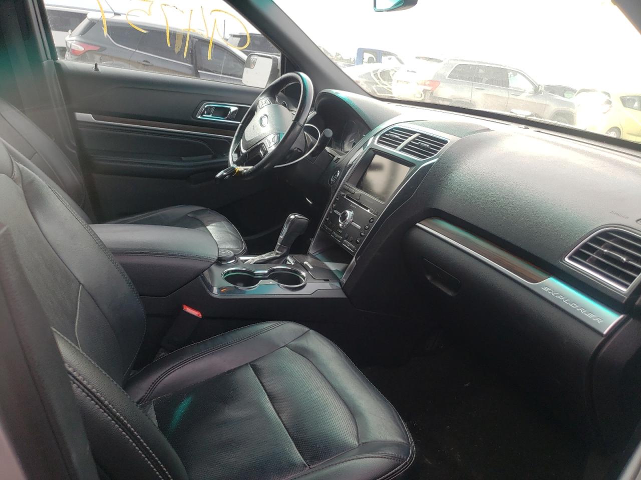 Photo 5 from auction – 2016 FORD EXPLORER L with VIN 1FM5K8F80GGC23843