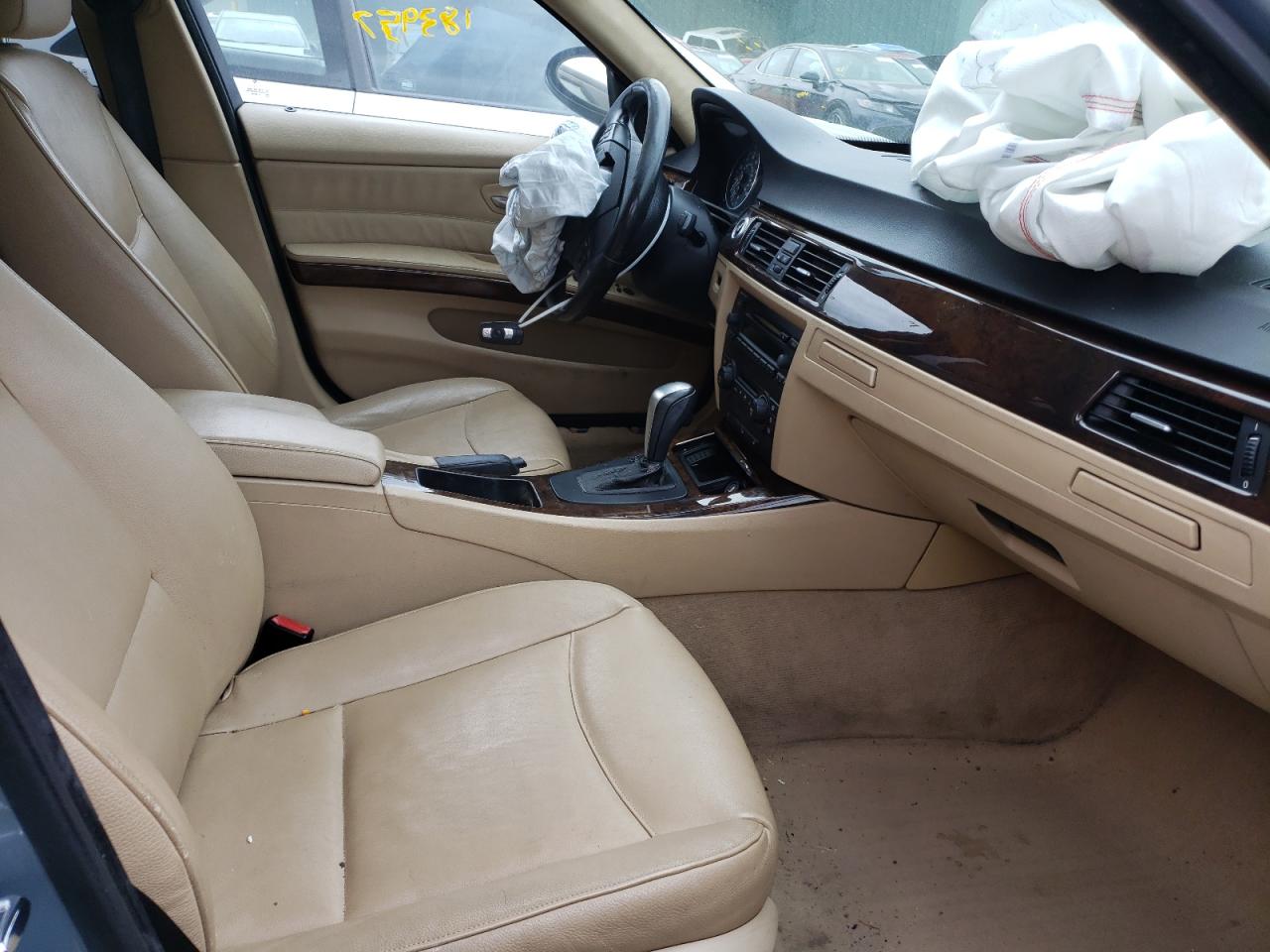Photo 5 from auction – 2006 BMW 325 XI with VIN WBAVD135X6KV02449