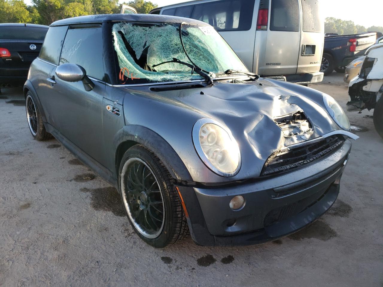 MINI COOPER S 2005 with VIN WMWRE33475TD93588 - Photo from auction