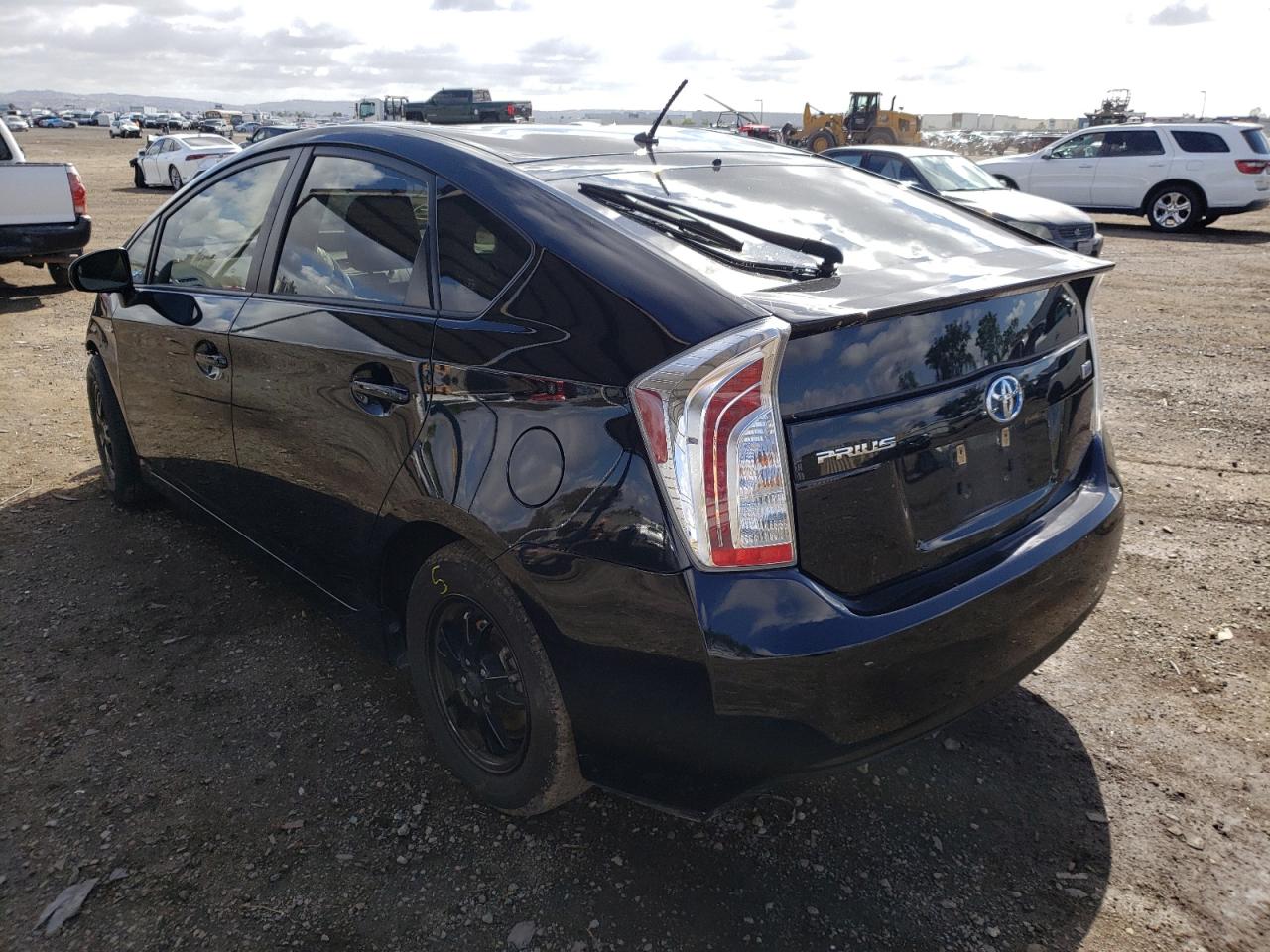 Photo 3 from auction – 2013 TOYOTA PRIUS with VIN JTDKN3DU6D5681315