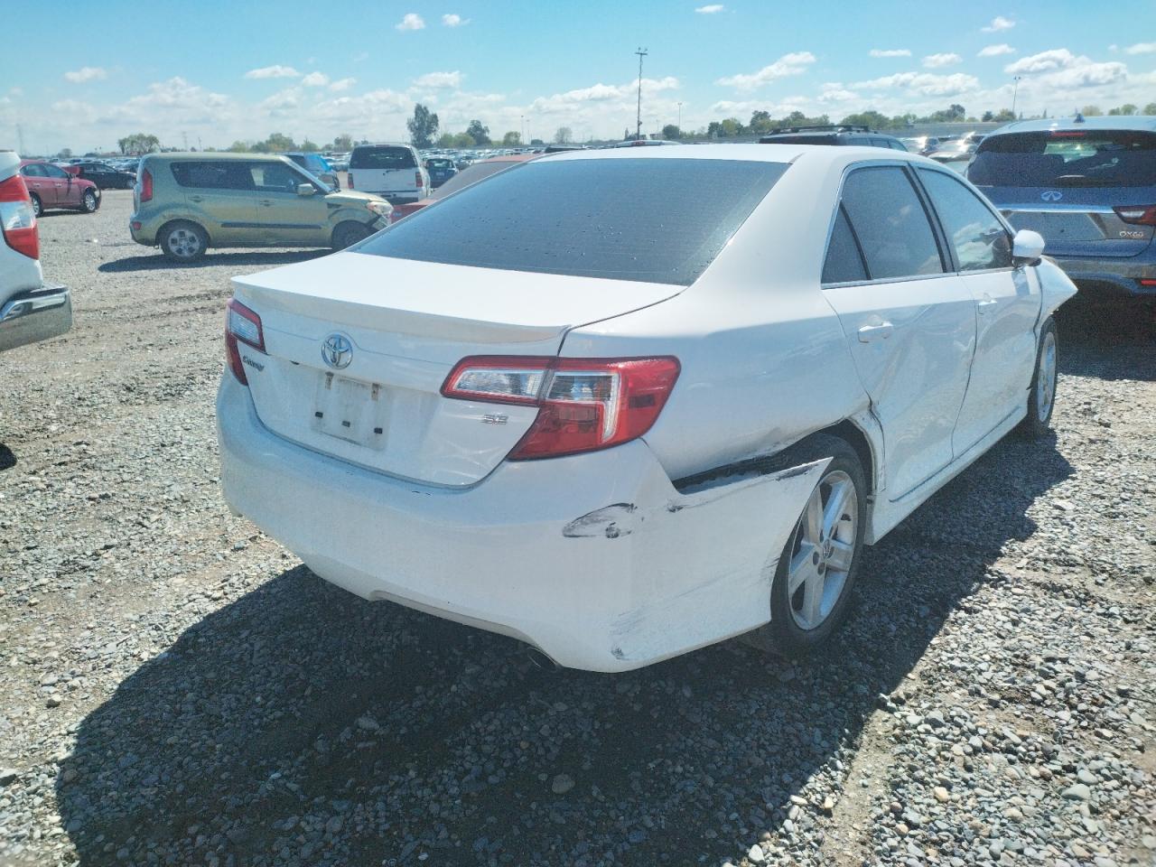 Photo 4 from auction – 2014 TOYOTA CAMRY L with VIN 4T1BF1FK5EU846948