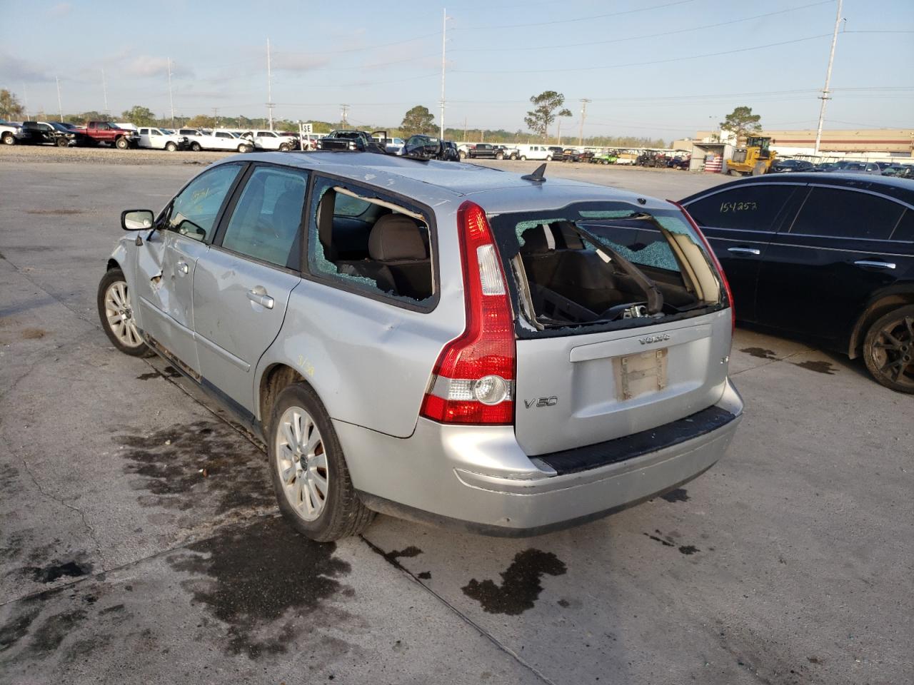 Photo 3 from auction – 2005 VOLVO V50 2.4I with VIN YV1MW382652057249