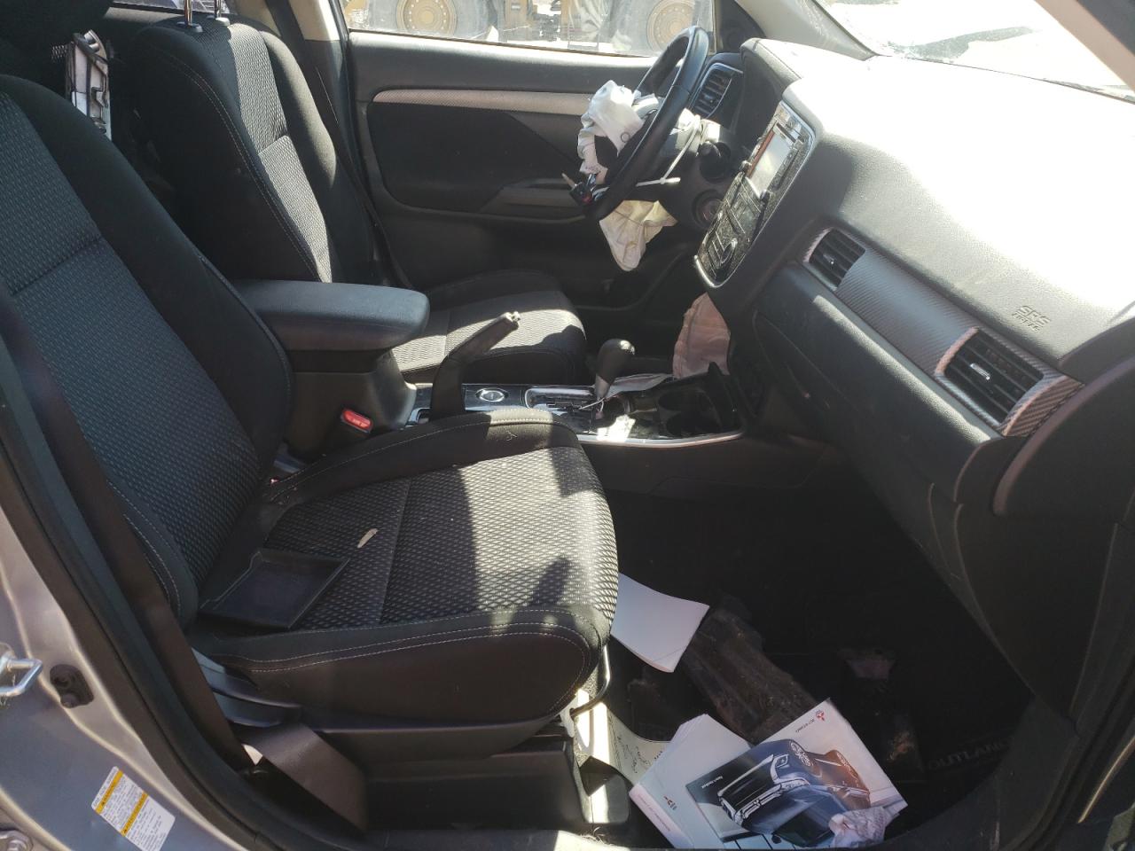 Photo 5 from auction – 2017 MITSUBISHI OUTLANDER with VIN JA4AZ2A3XHZ062246