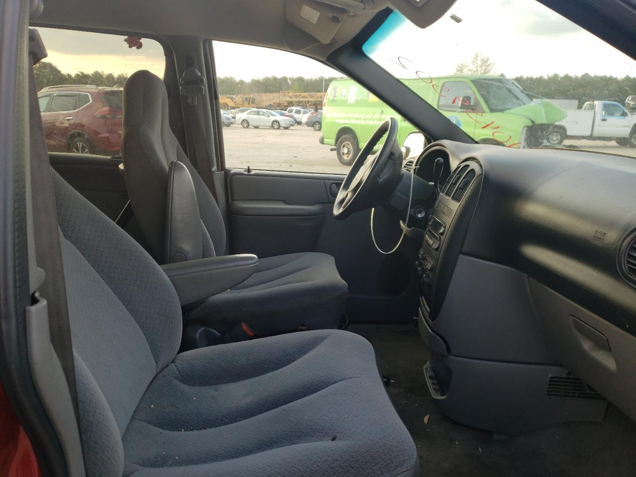 Photo 19 from auction – 2005 DODGE GRAND CARA with VIN 1D4GP24R65B116705