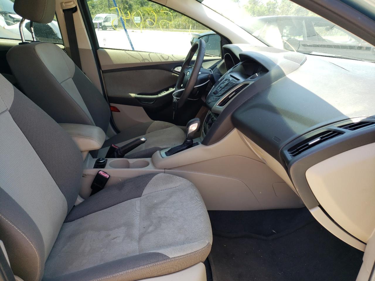 Photo 5 from auction – 2012 FORD FOCUS SE with VIN 1FAHP3K28CL117896