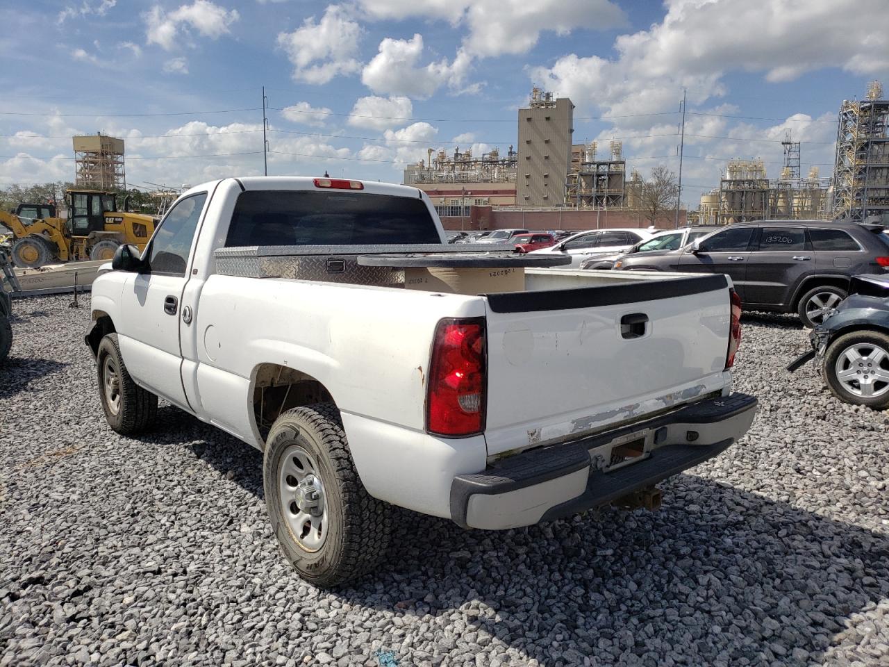 Photo 3 from auction – 2005 CHEVROLET SILVERADO with VIN 1GCEK14X35Z288676