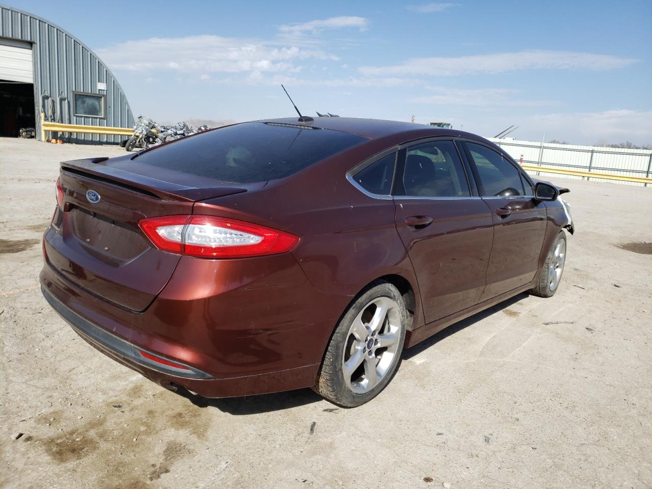 Photo 4 from auction – 2016 FORD FUSION S with VIN 3FA6P0G71GR366008