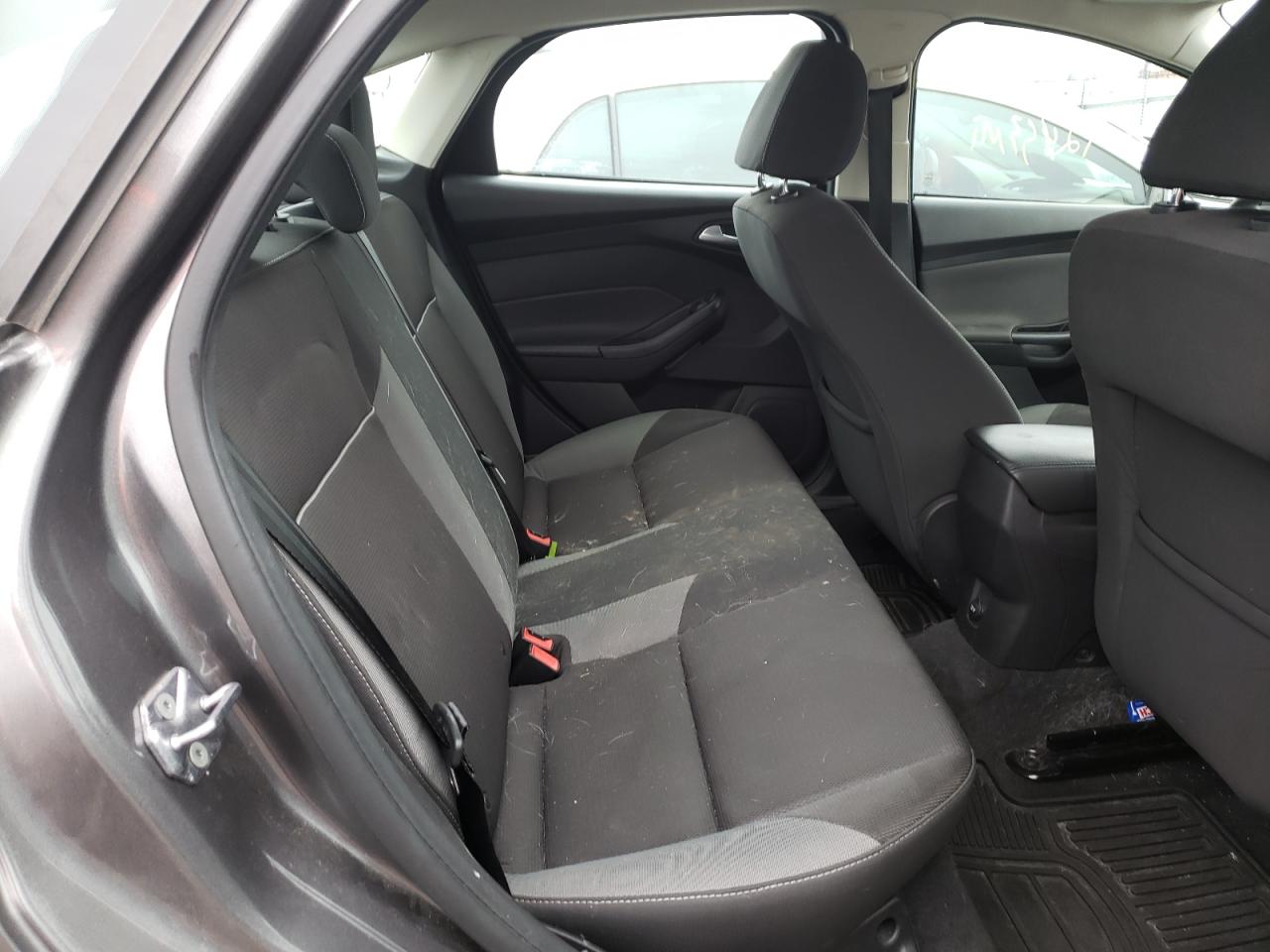 Photo 6 from auction – 2013 FORD FOCUS SE with VIN 1FADP3F23DL142859