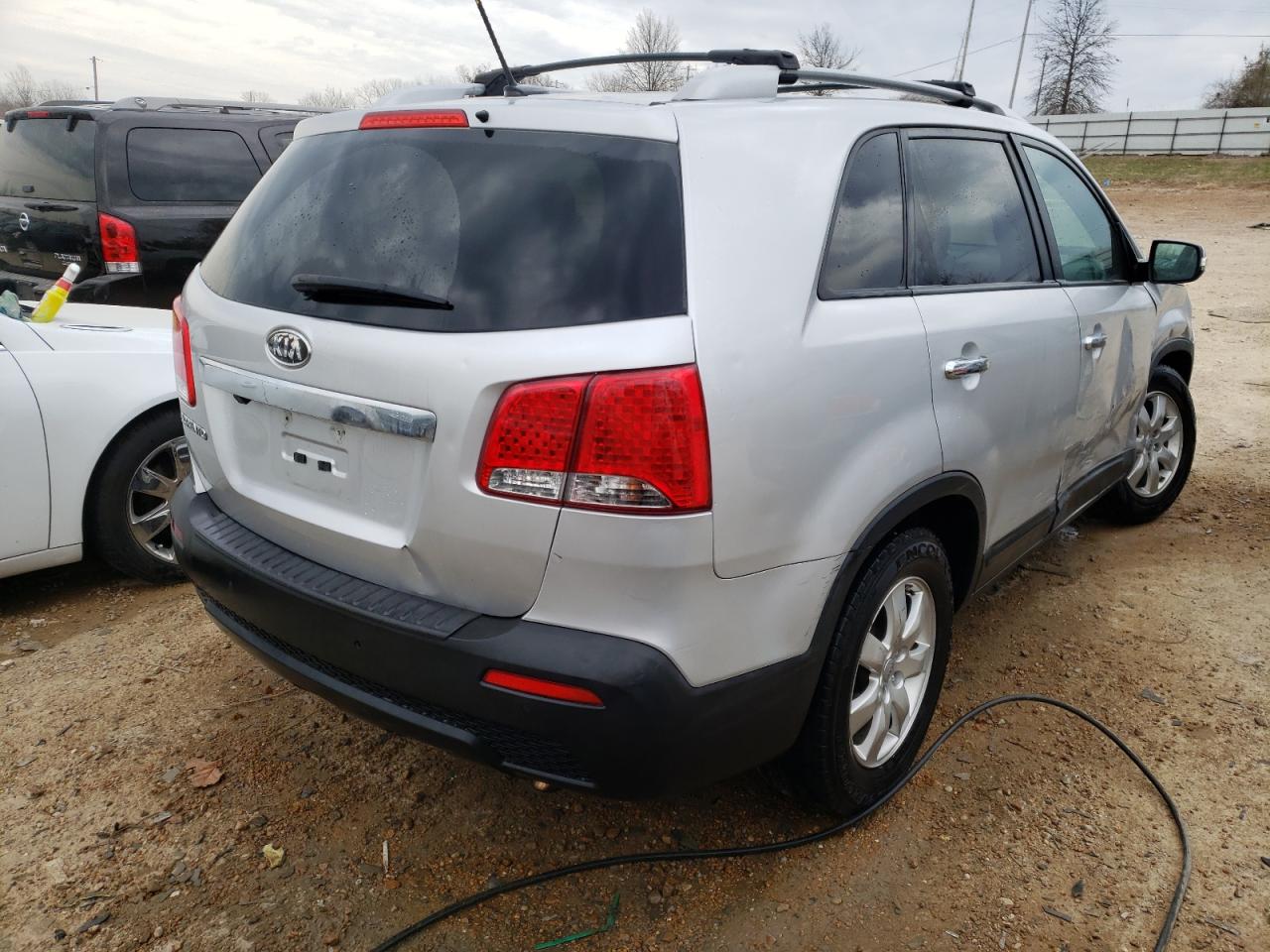 Photo 4 from auction – 2013 KIA SORENTO LX with VIN 5XYKT4A67DG418825