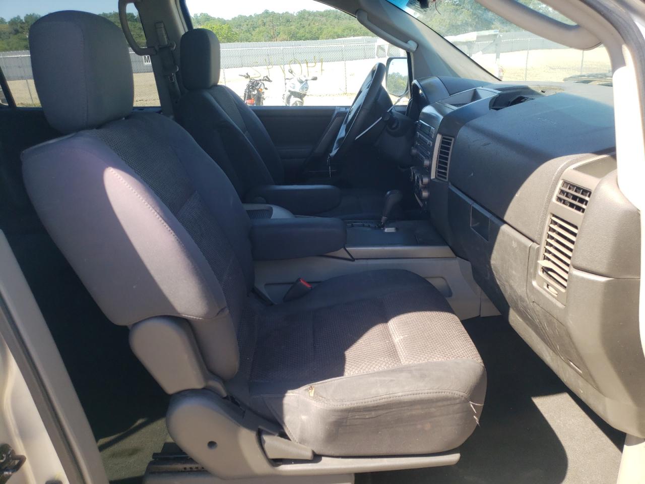 Photo 5 from auction – 2004 NISSAN ARMADA SE with VIN 5N1AA08A54N735754