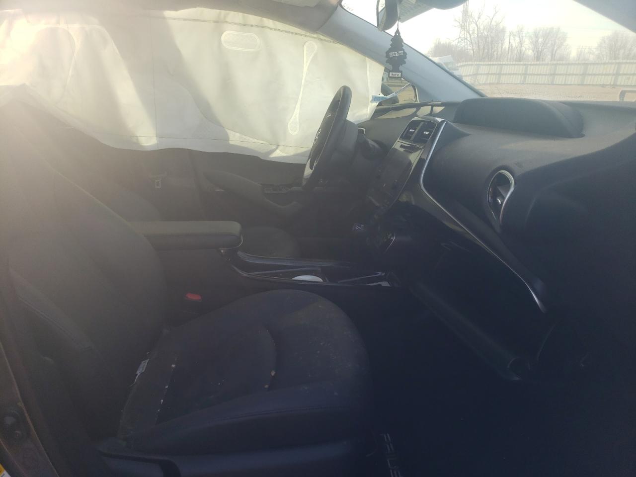 Photo 5 from auction – 2016 TOYOTA PRIUS with VIN JTDKARFU9G3516533