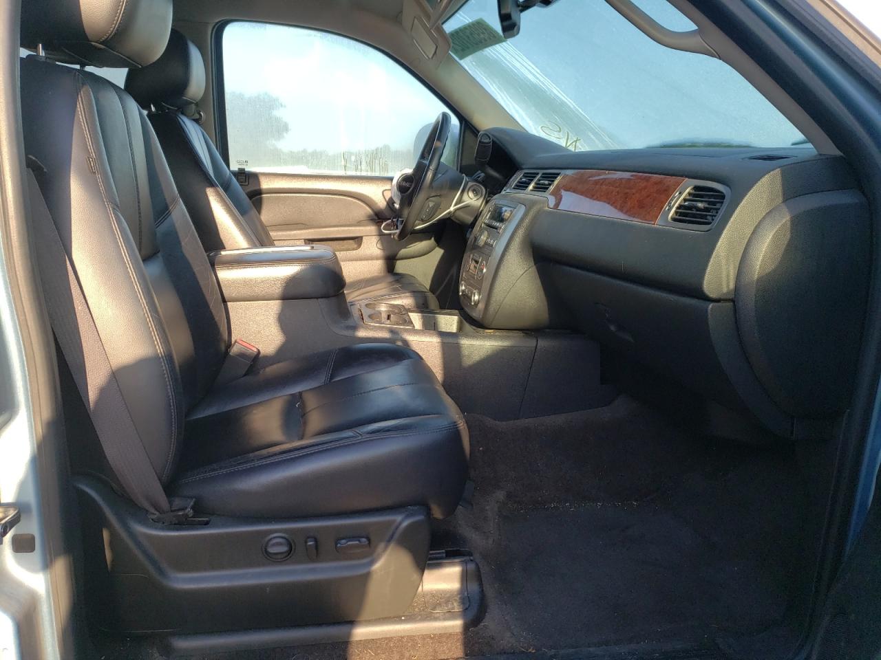 Photo 5 from auction – 2011 GMC YUKON SLT with VIN 1GKS1CE03BR253218