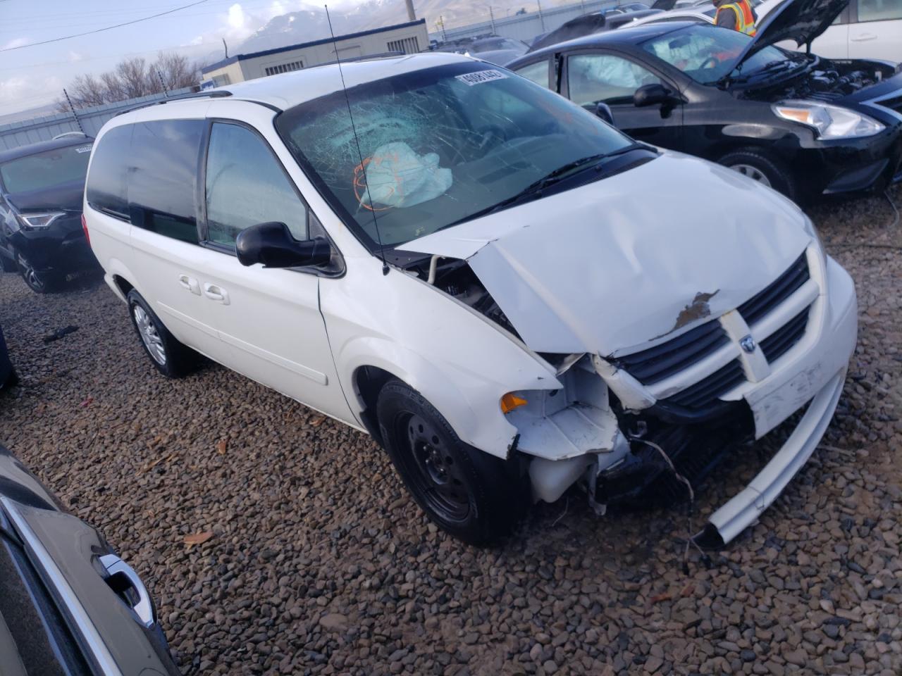 DODGE GRAND CARA 2007 with VIN 2D4GP44L57R360762 - Photo from auction