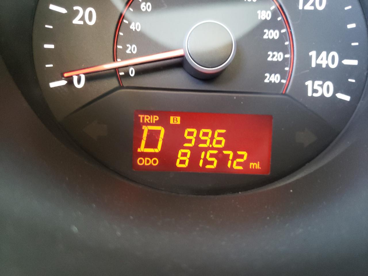 Photo 8 from auction – 2011 KIA SORENTO BA with VIN 5XYKT3A10BG156139