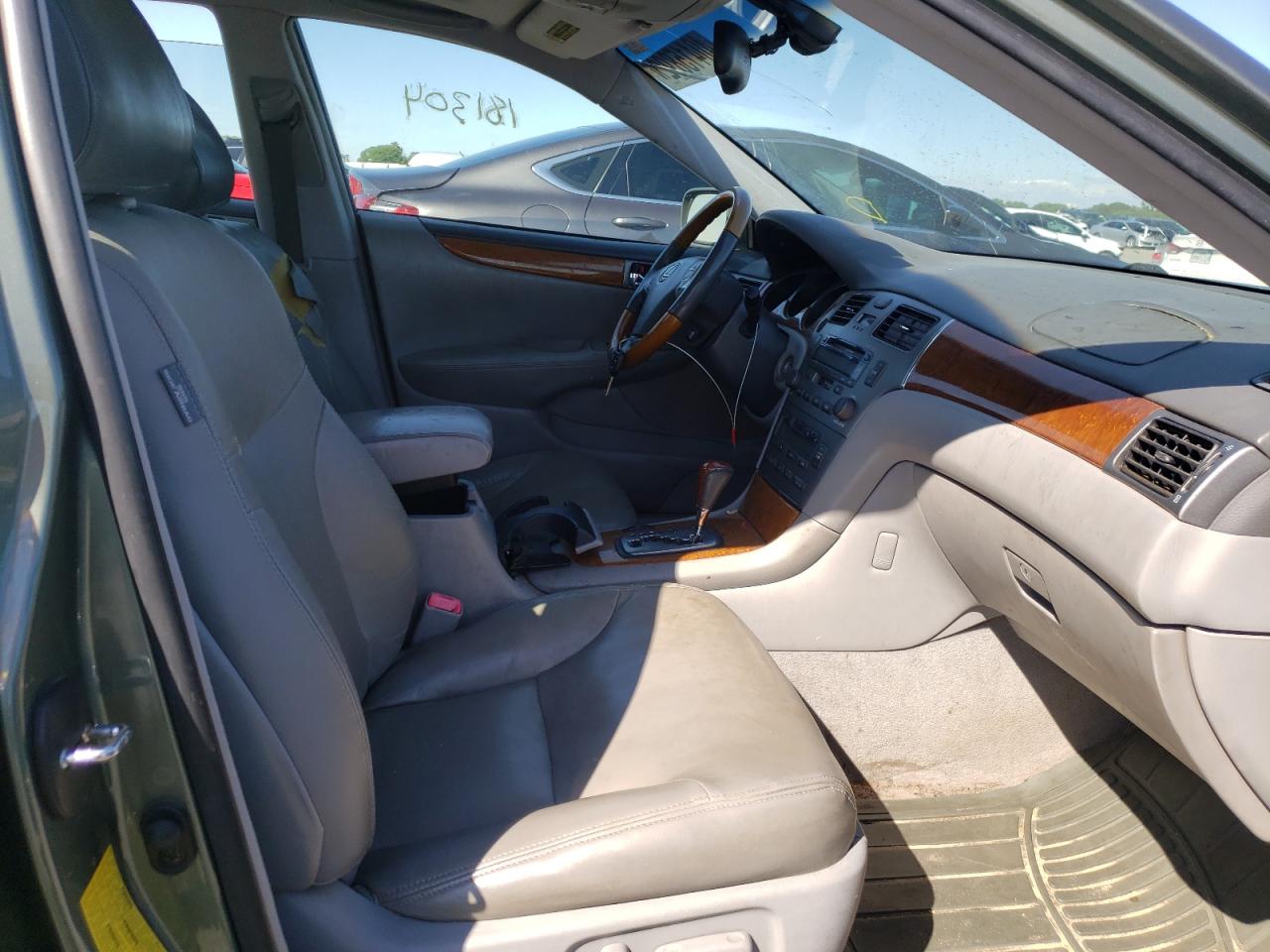 Photo 5 from auction – 2005 LEXUS ES 330 with VIN JTHBA30G755130452