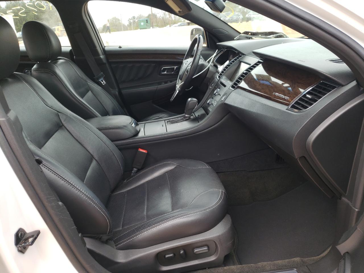 Photo 5 from auction – 2014 FORD TAURUS LIM with VIN 1FAHP2F83EG114778