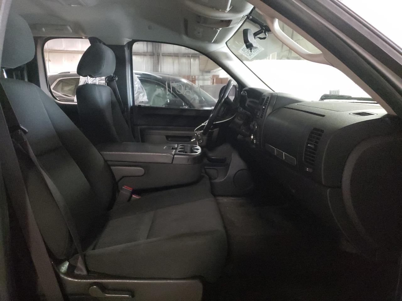 Photo 5 from auction – 2013 CHEVROLET SILVERADO with VIN 1GCRKSE76DZ150845