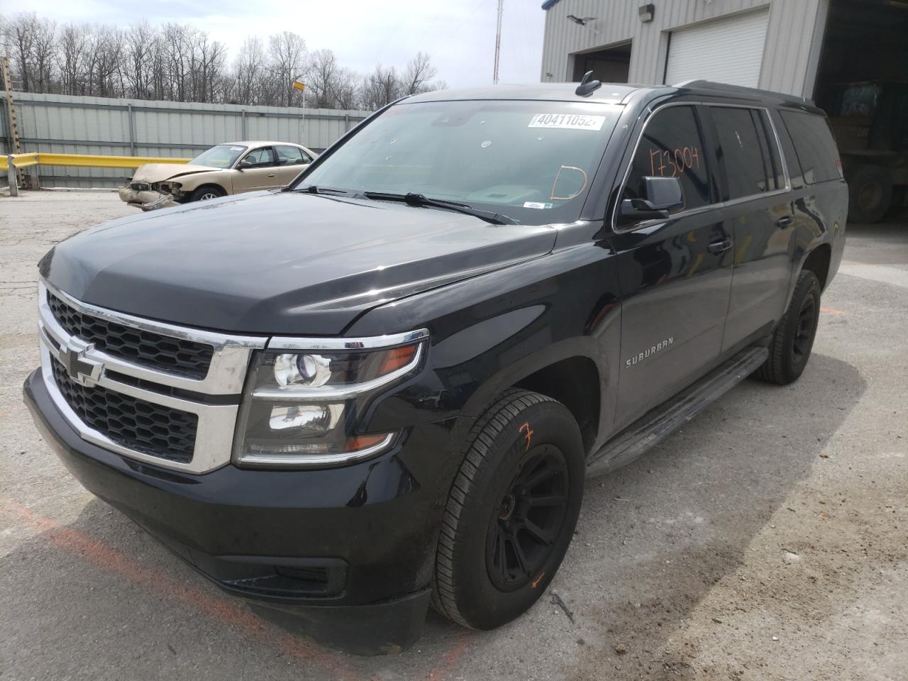 Photo 2 from auction – 2015 CHEVROLET SUBURBAN K with VIN 1GNSKJKC8FR563969