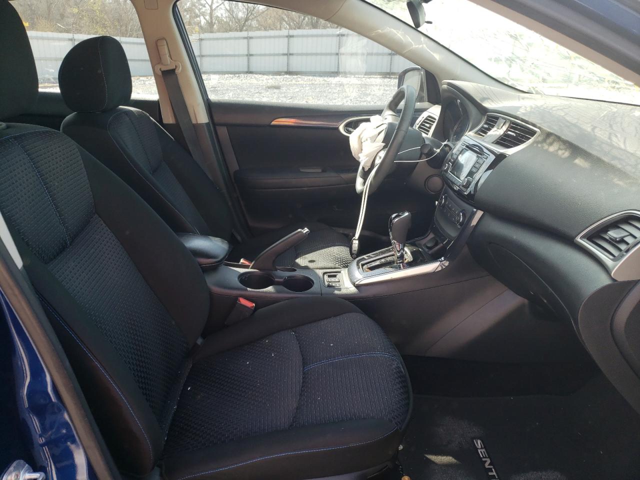 Photo 5 from auction – 2016 NISSAN SENTRA S with VIN 3N1AB7AP2GY270630
