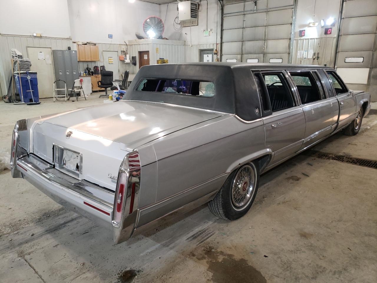 Photo 4 from auction – 1992 CADILLAC BROUGHAM with VIN 1G6DW5473NR712688