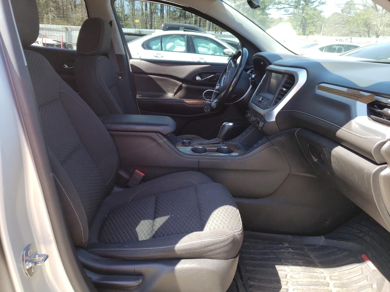 Photo 5 from auction – 2017 GMC ACADIA SLE with VIN 1GKKNSLA7HZ220760