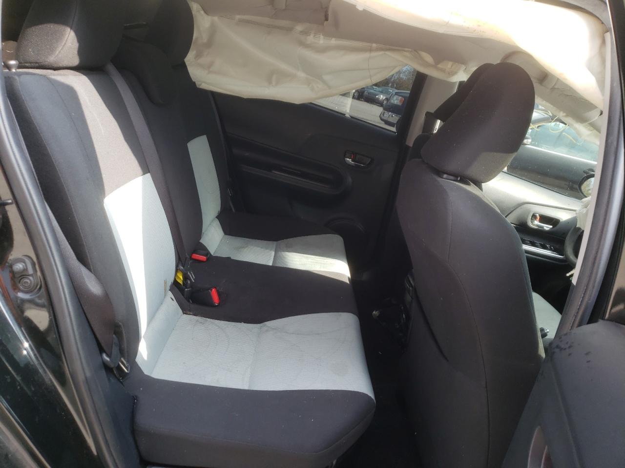 Photo 6 from auction – 2016 TOYOTA PRIUS C with VIN JTDKDTB38G1120767