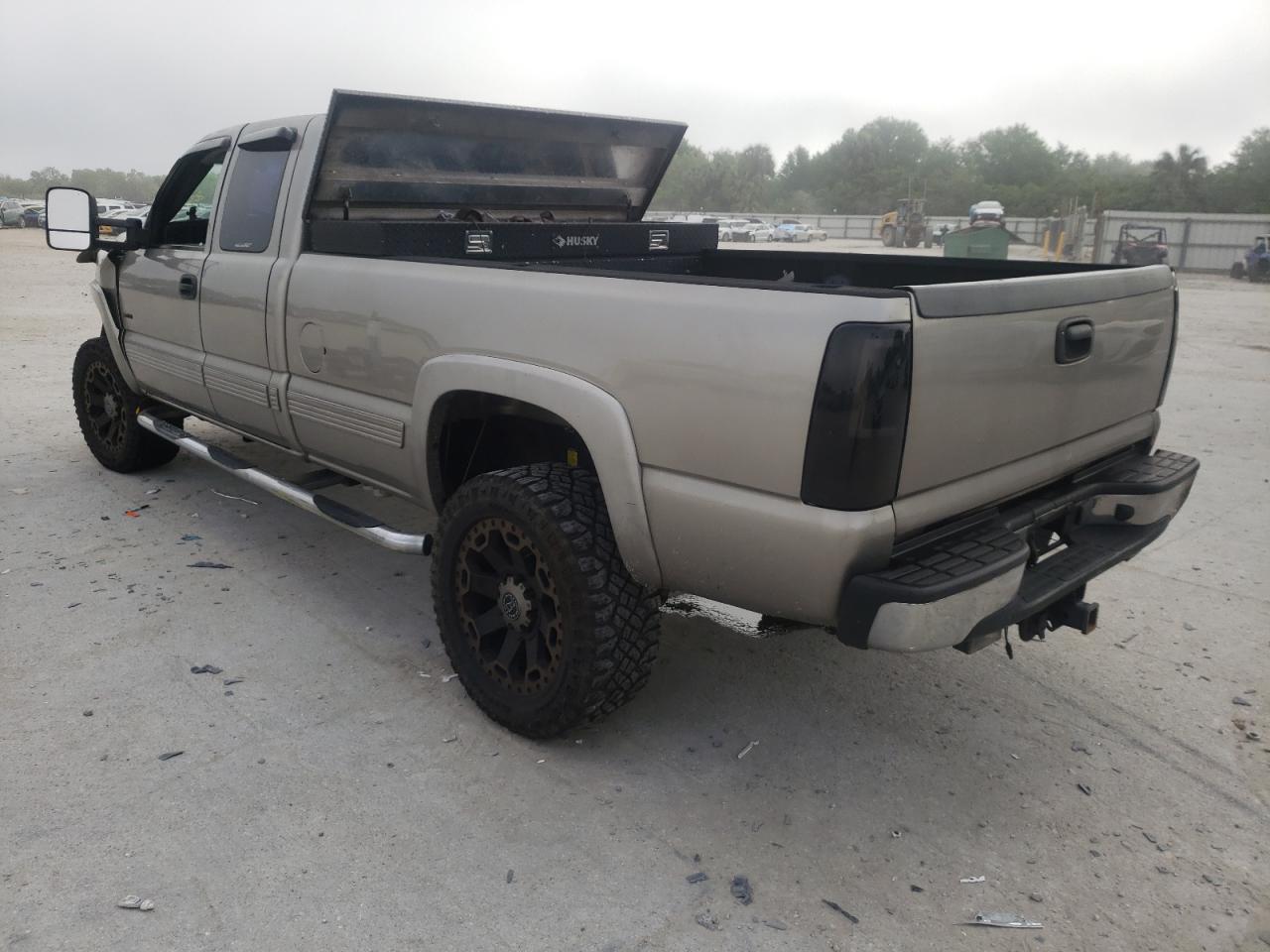 Photo 3 from auction – 2002 CHEVROLET SILVERADO with VIN 1GCHC29192E104462