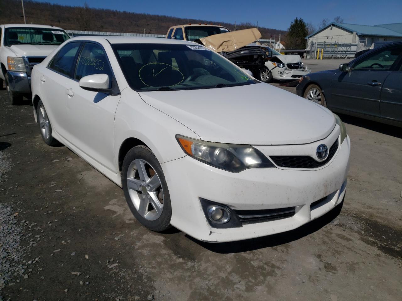 TOYOTA CAMRY L 2014 with VIN 4T1BF1FK2EU335407 - Photo from auction