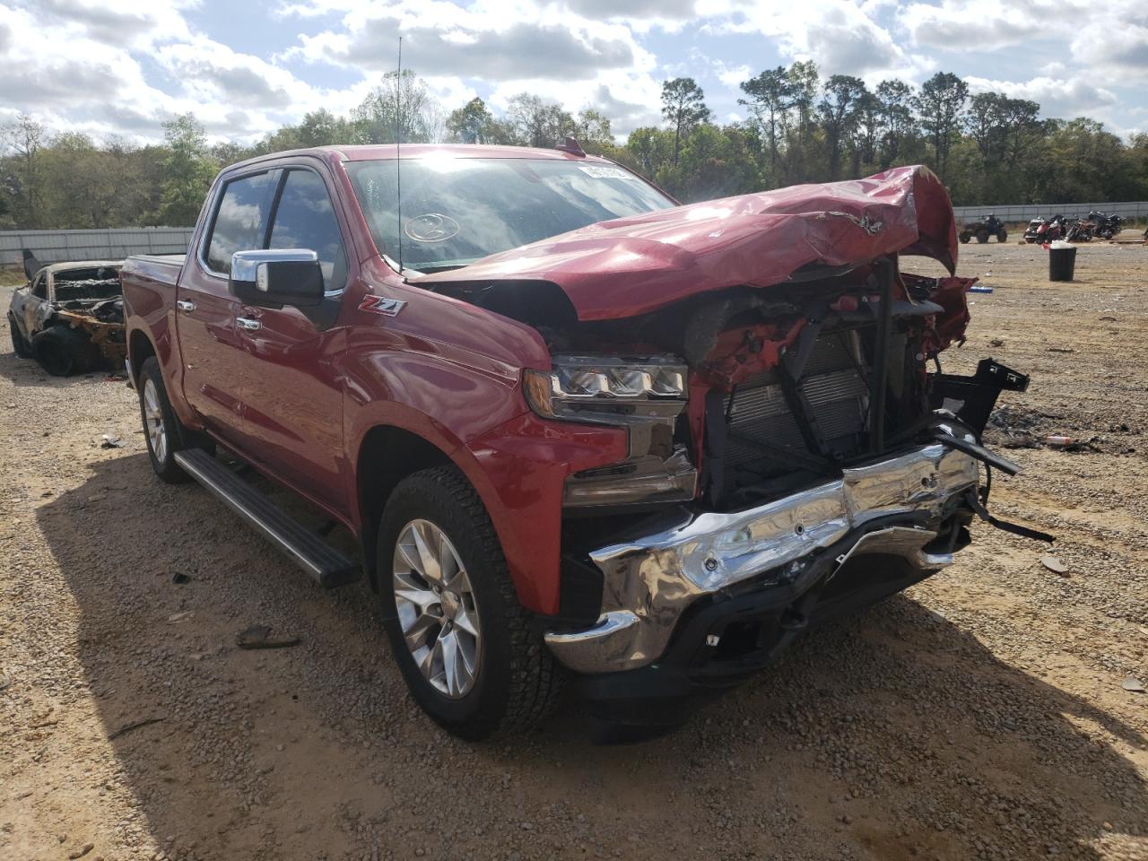 CHEVROLET SILVERADO 2021 with VIN 3GCUYGED4MG205398 - Photo from auction