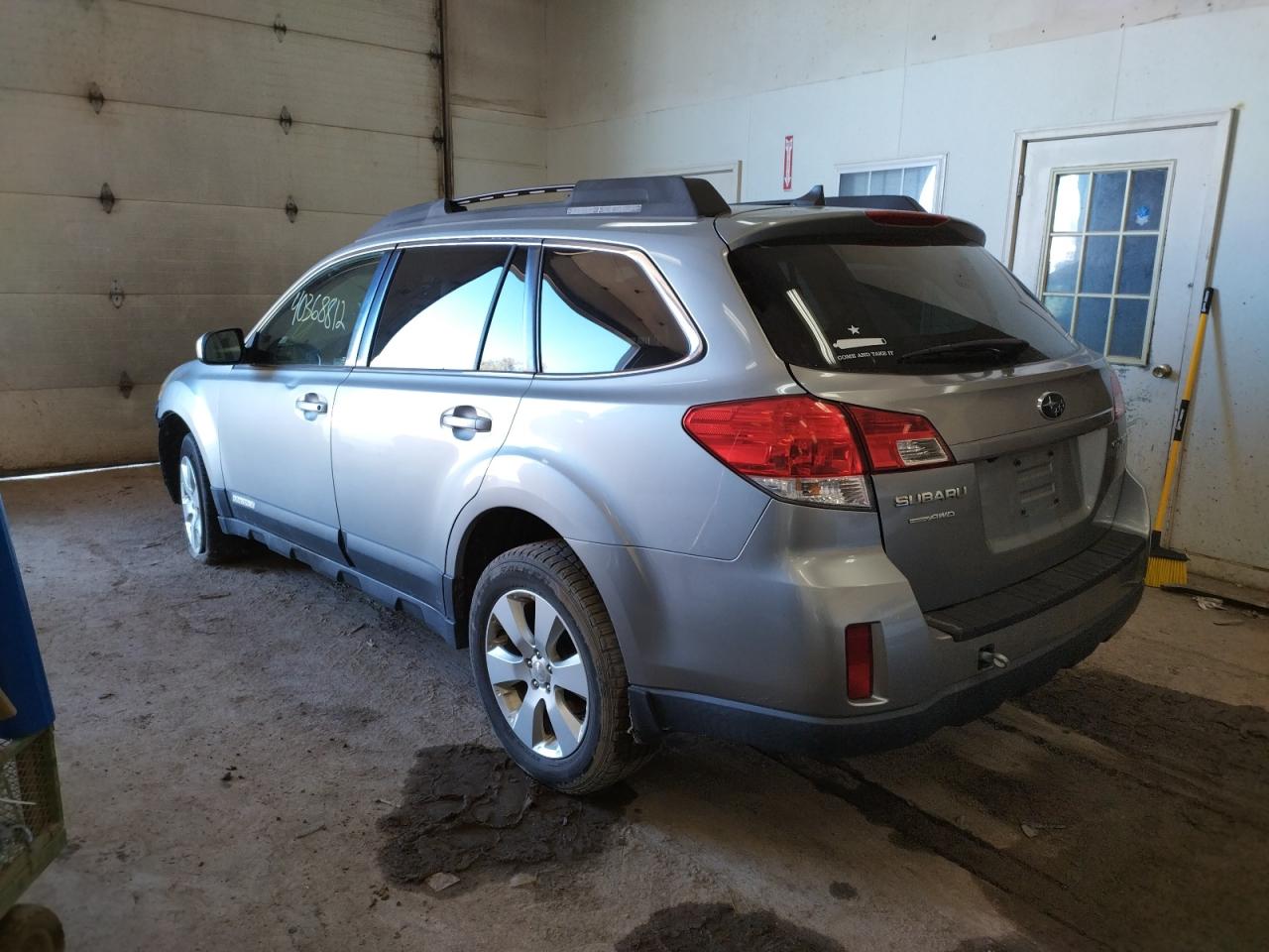 Photo 3 from auction – 2011 SUBARU OUTBACK 2. with VIN 4S4BRBKC4B3323434