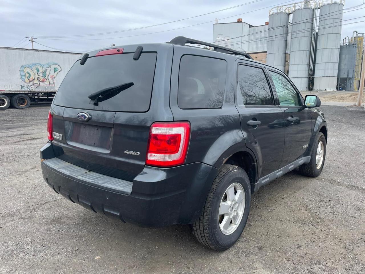 Photo 4 from auction – 2008 FORD ESCAPE XLT with VIN 1FMCU93128KB75744