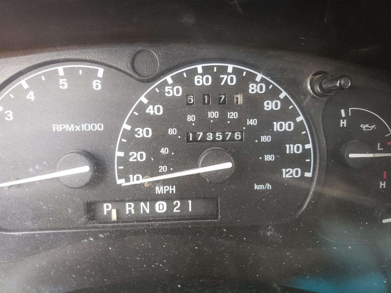 Photo 8 from auction – 2000 FORD EXPLORER S with VIN 1FMYU60E5YUA83530