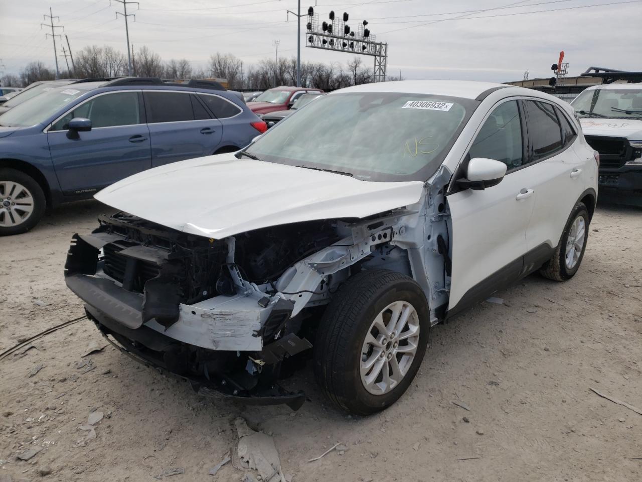 Photo 2 from auction – 2020 FORD ESCAPE SE with VIN 1FMCU0G65LUB77938