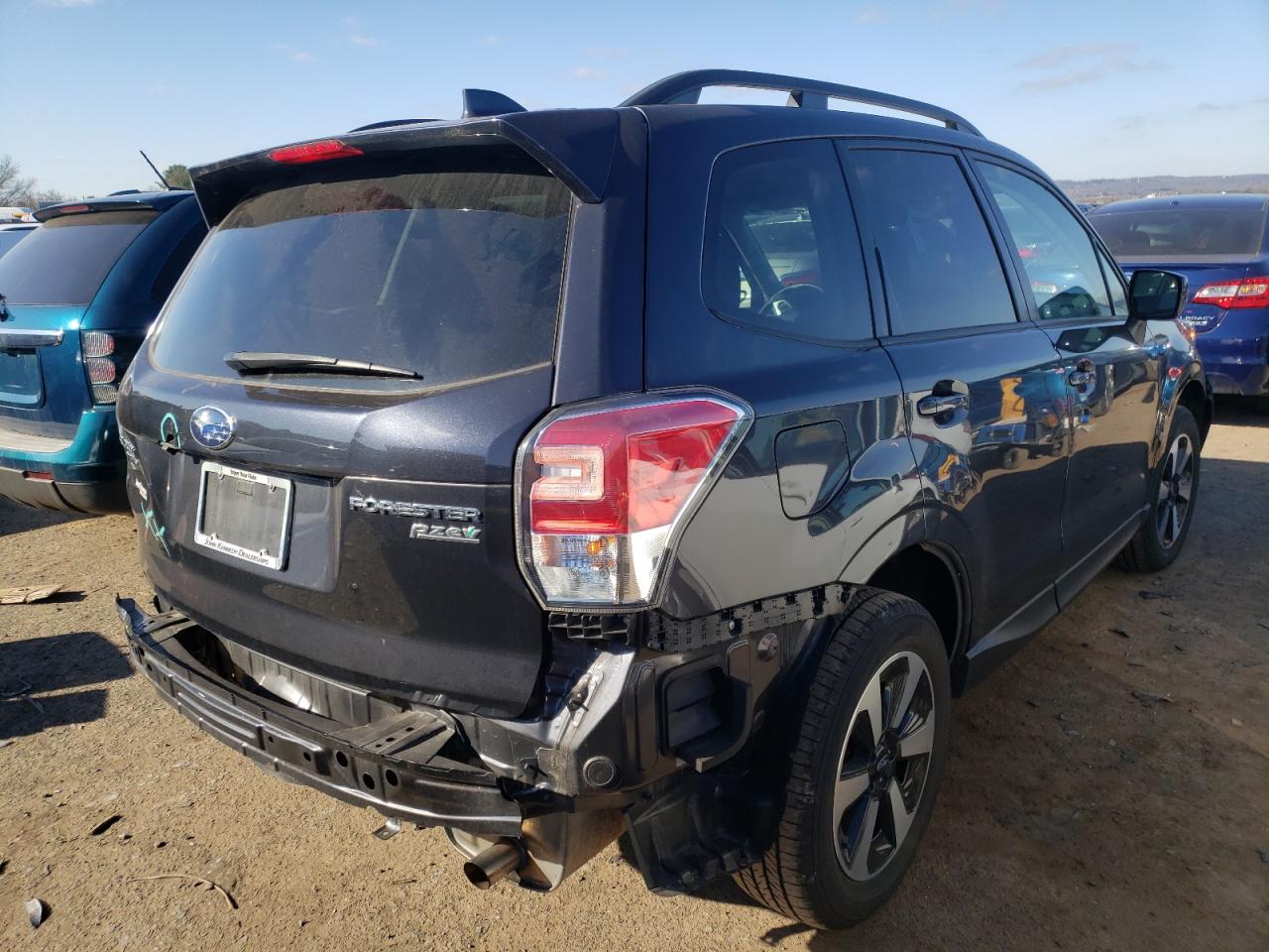 Photo 4 from auction – 2017 SUBARU FORESTER 2 with VIN JF2SJADCXHH452004